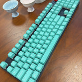 Customized ceramic keys suitable for mechanical keyboards, with a frosted feel that is non greasy, non fingerprint adhesive, and has a touch on the skin. Suitable for typing and gaming