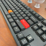 Customized ceramic keys suitable for mechanical keyboards, with a frosted feel that is non greasy, non fingerprint adhesive, and has a touch on the skin. Suitable for typing and gaming